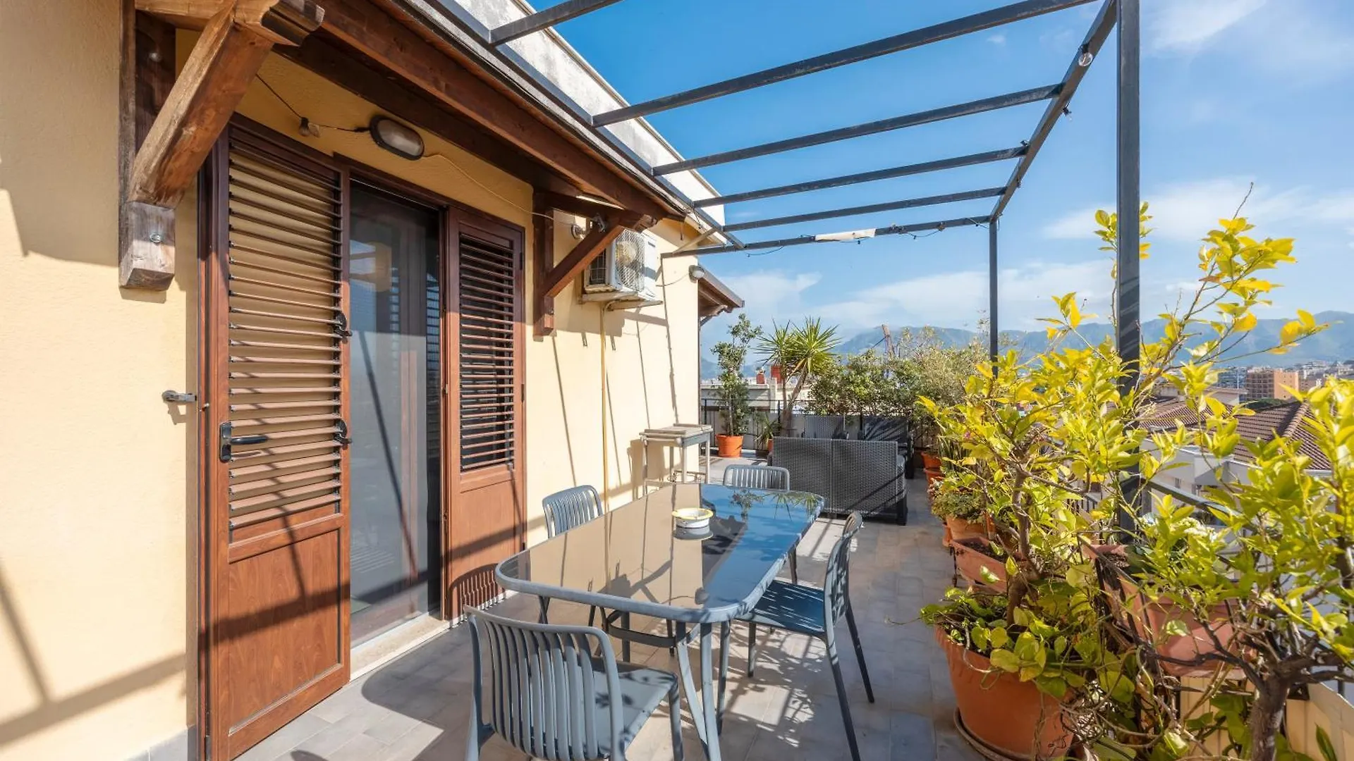 Villa Penthouse Palermo 0*,