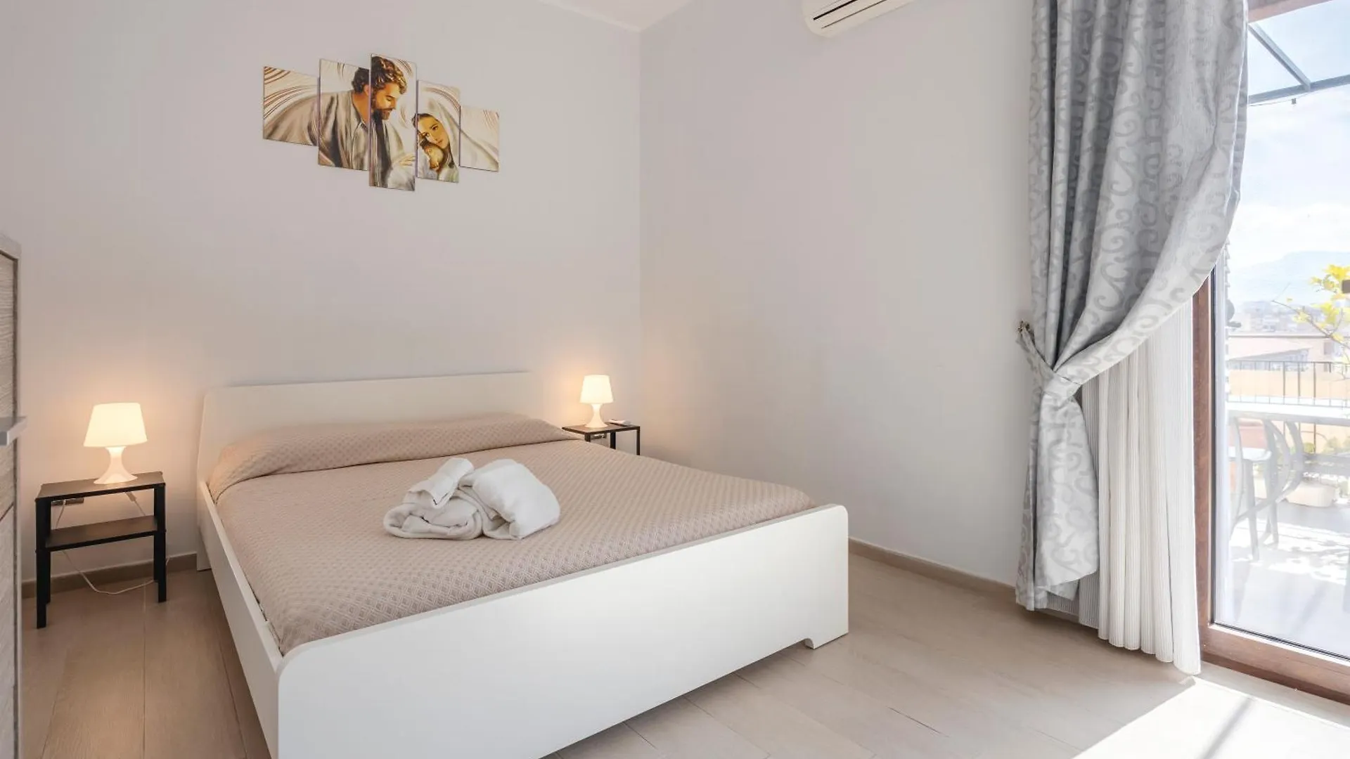 Penthouse Palermo Villa 0*,